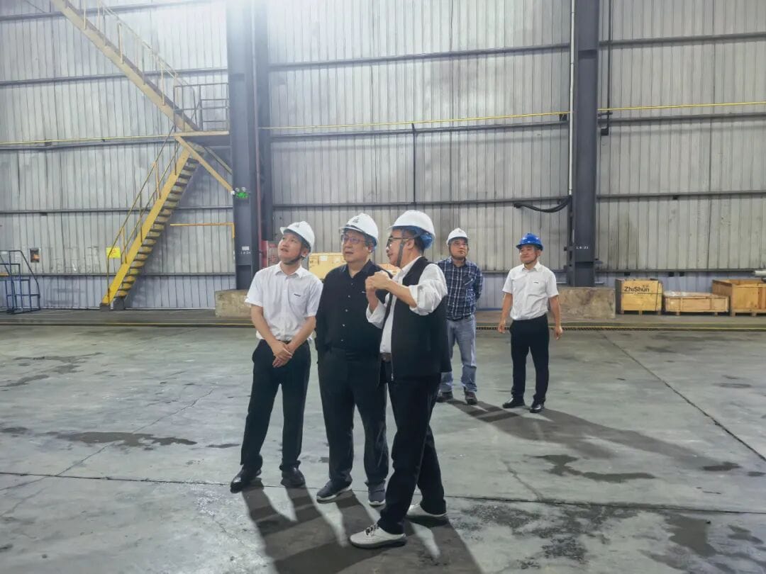 Experts visit Sunward TBM manufacturing base to inspect large-diameter shield machine production and assembly